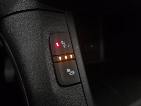 Certified 2019 GMC Acadia SLT w/ Black Edition image 30