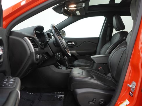 Used 2021 Jeep Cherokee Latitude Lux 80th Anniv w/ Quick Order Package 26U 80TH image 18