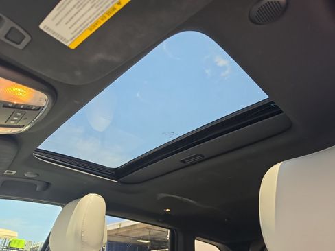 Used 2018 Jeep Grand Cherokee Limited AWD/4WD image 23