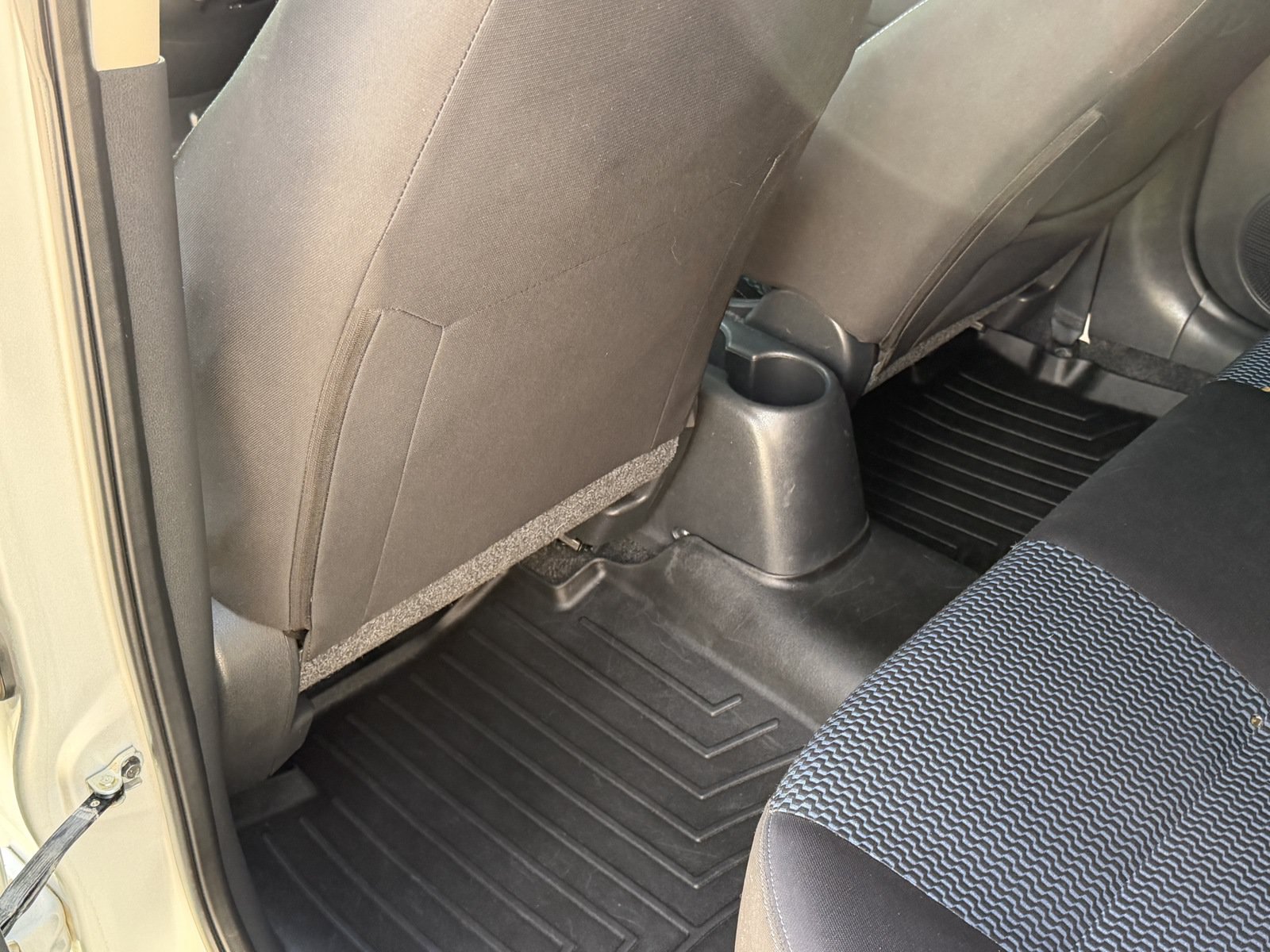 Used 2018 Nissan Versa Note SV FWD image 25