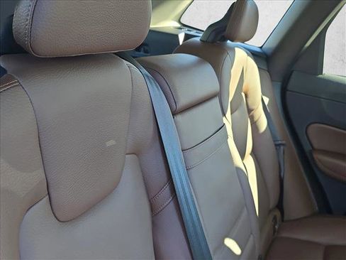 Used 2019 Volvo XC60 T8 Inscription w/ Protection Package Premier image 19