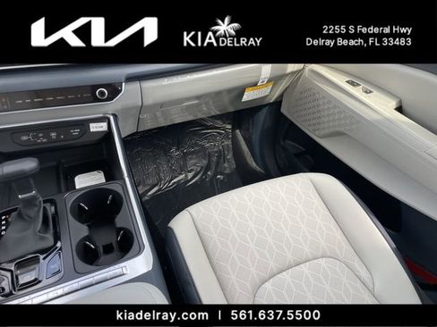 New 2026 Kia Carnival EX FWD image 15