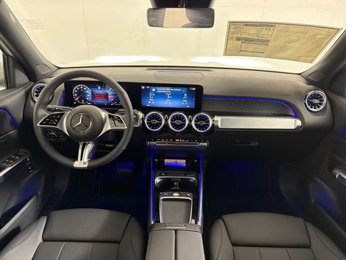 Used 2026 Mercedes-Benz GLB 250 4MATIC image 16