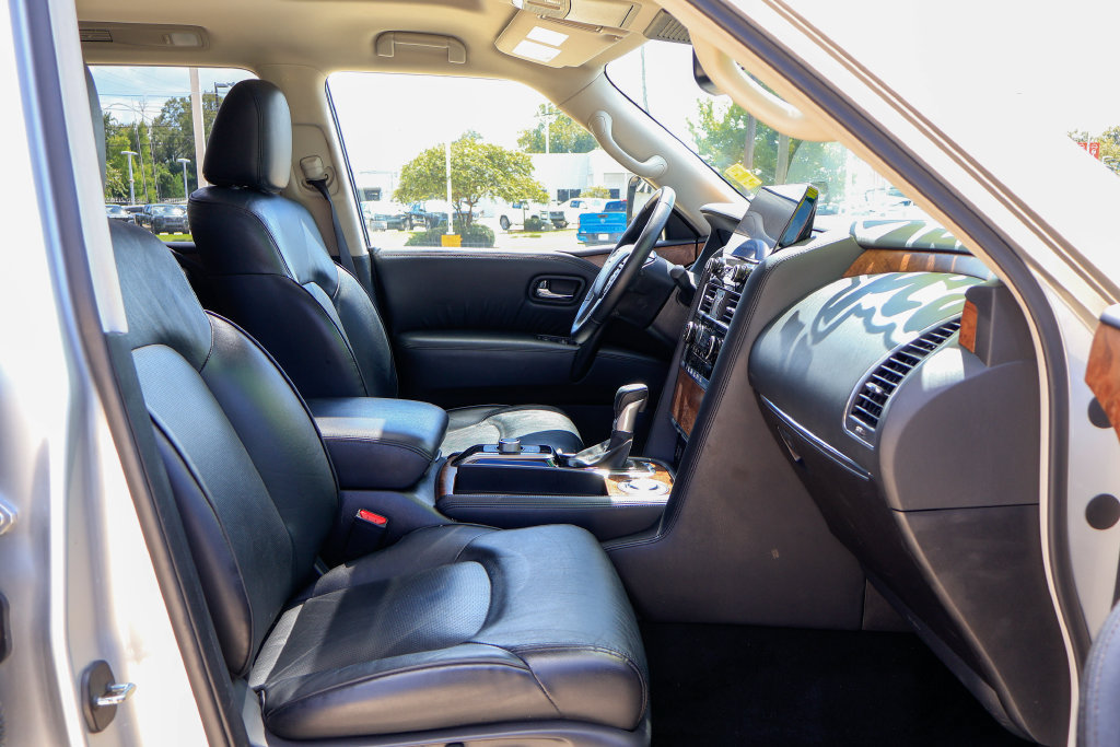 Used 2024 Nissan Armada SL w/ Captain's Chairs Package RWD image 8
