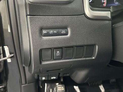 Used 2019 Nissan Murano S image 16