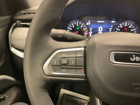 Used 2023 Jeep Compass Latitude w/ Convenience Group AWD/4WD image 19