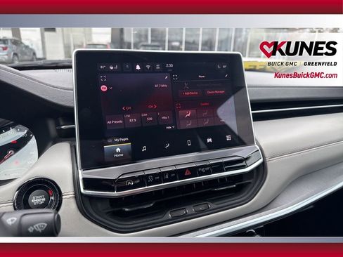 Used 2025 Jeep Compass Limited image 18