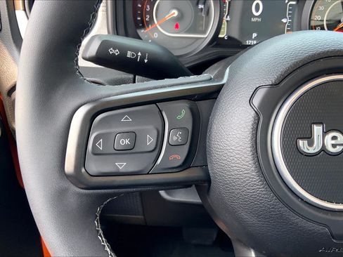 Used 2025 Jeep Wrangler Unlimited Sport AWD/4WD image 24
