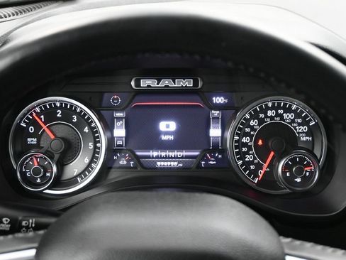 Used 2022 RAM 1500 Big Horn AWD/4WD image 8