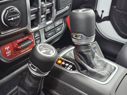 New 2026 Jeep Wrangler Unlimited Rubicon w/ Technology Group image 16