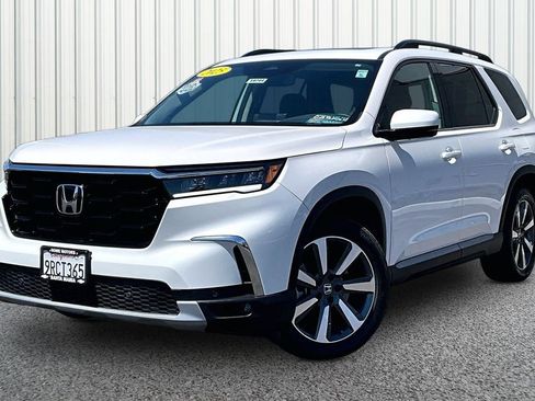 Used 2025 Honda Pilot Touring image 35