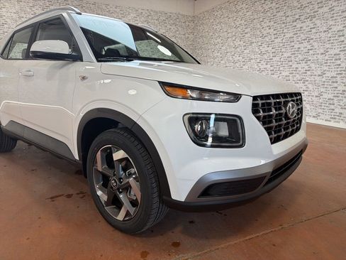 New 2026 Hyundai Venue SEL image 9