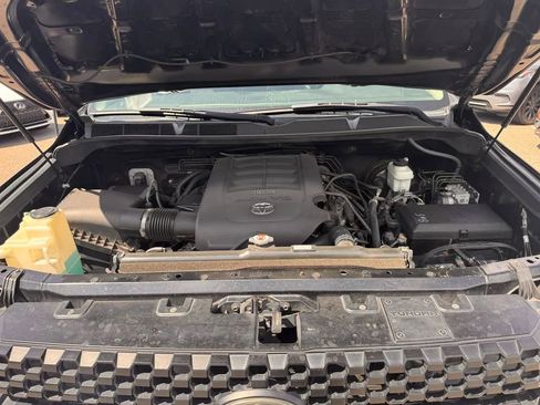 Used 2018 Toyota Tundra SR image 9