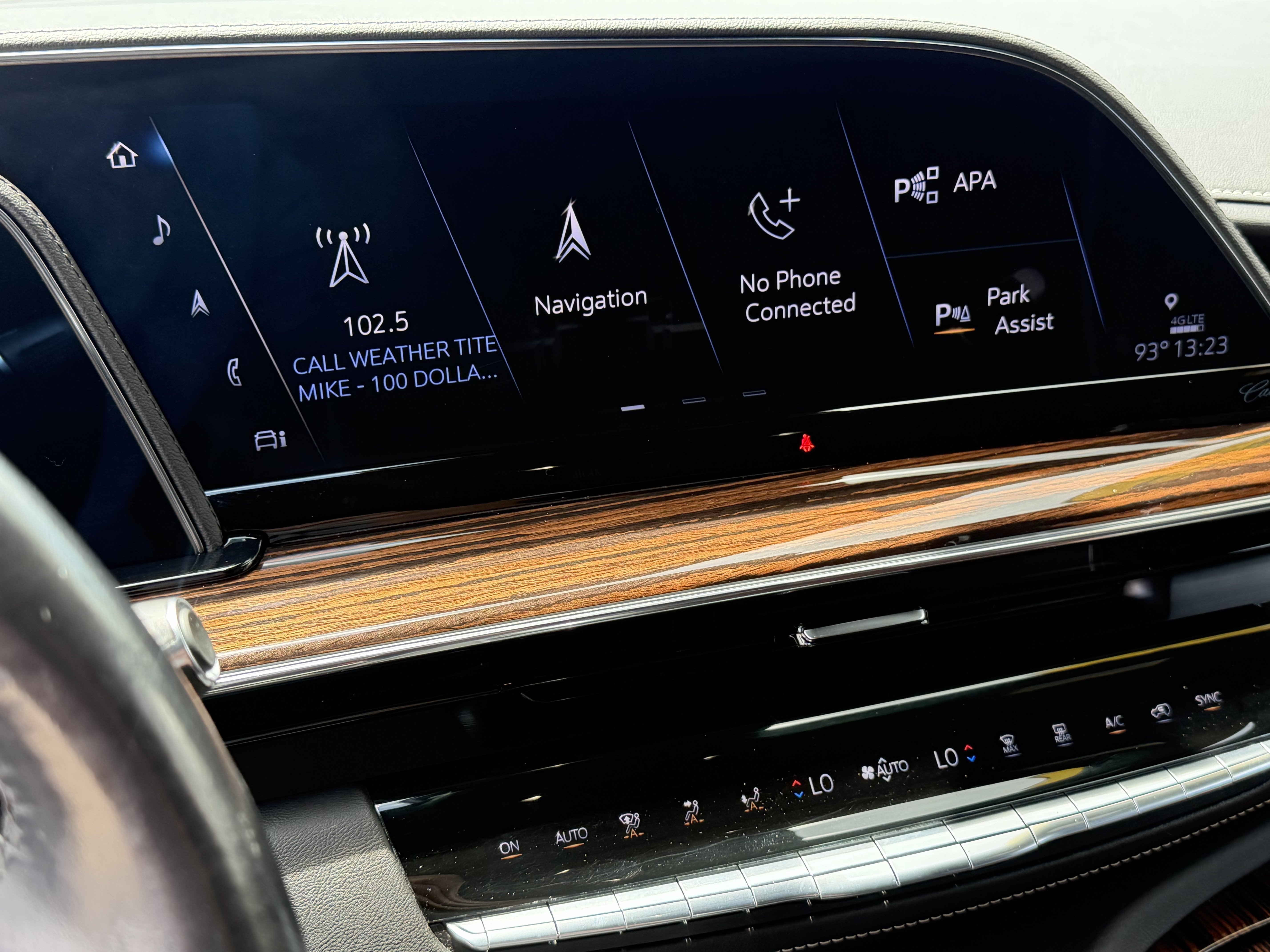 Used 2022 Cadillac Escalade Premium Luxury w/ LPO, Floor Liner Package AWD/4WD image 32