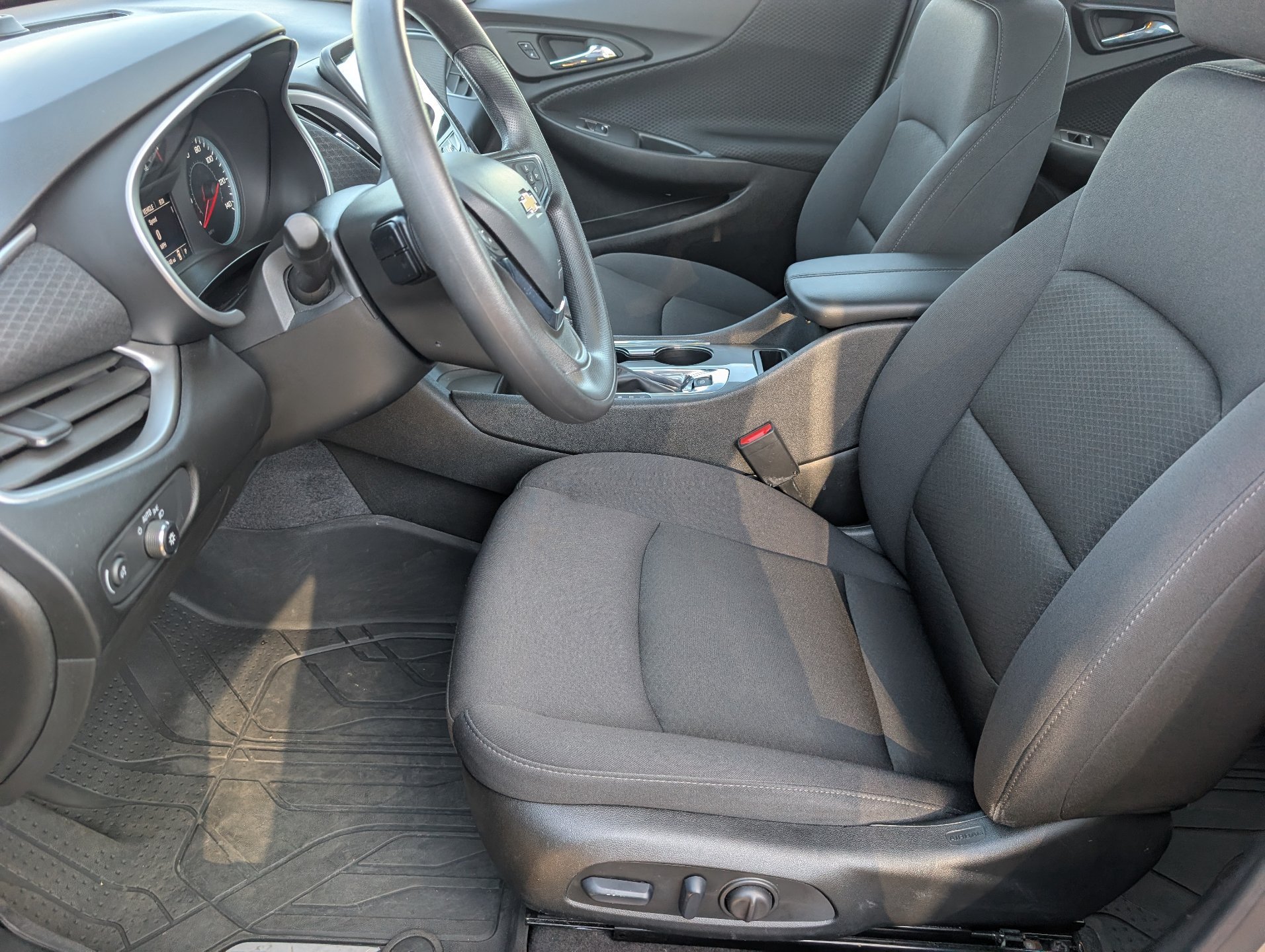 Used 2024 Chevrolet Malibu LT FWD image 18