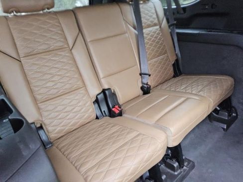 Used 2021 Cadillac Escalade ESV Sport AWD/4WD image 2