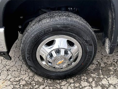 Used 2024 Chevrolet Silverado 3500 LT w/ Convenience Package image 35
