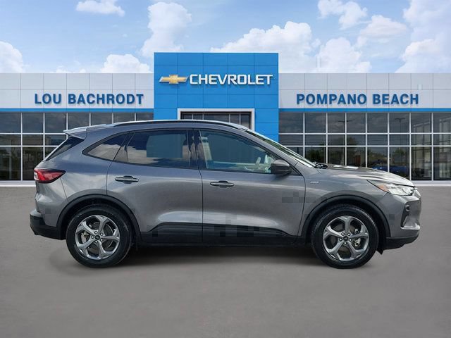 Used 2025 Ford Escape ST-Line FWD image 2