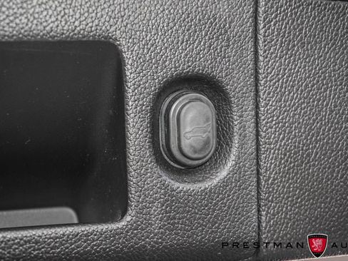 Used 2019 Cadillac Escalade Platinum AWD/4WD image 45