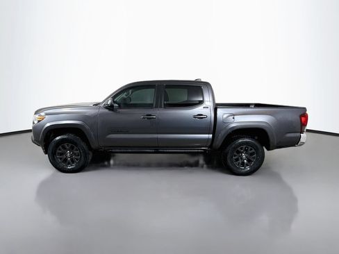 Used 2021 Toyota Tacoma SR5 w/ SR5 Appearance Package (SM) RWD image 4