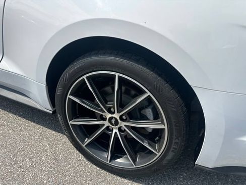 Used 2018 Ford Mustang Coupe w/ Equipment Group 101A RWD image 20
