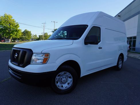 Used 2016 Nissan NV 2500 SV RWD image 3
