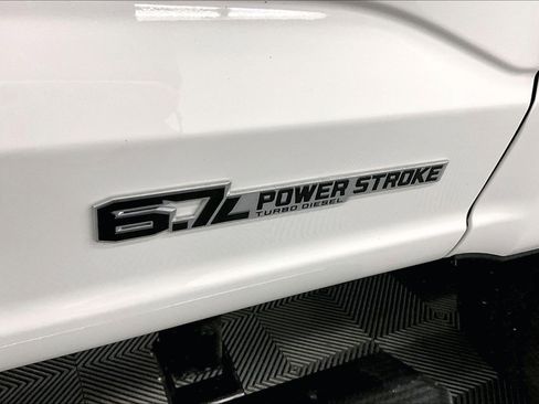 Used 2025 Ford F350 Platinum AWD/4WD image 39