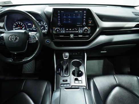 Certified 2020 Toyota Highlander XLE image 20
