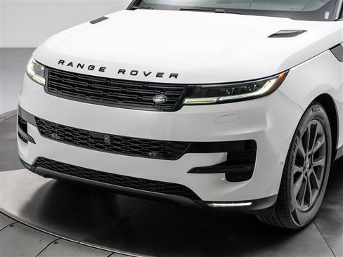 New 2025 Land Rover Range Rover Sport SE image 9