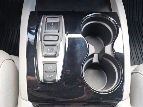 Used 2016 Honda Pilot Touring image 21
