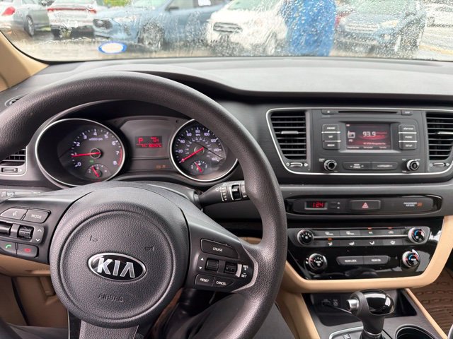 Used 2015 Kia Sedona LX FWD image 13