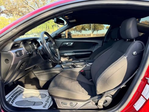 Used 2017 Ford Mustang Coupe image 15