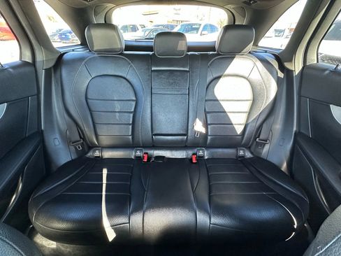 Used 2019 Mercedes-Benz GLC 300 4MATIC image 16