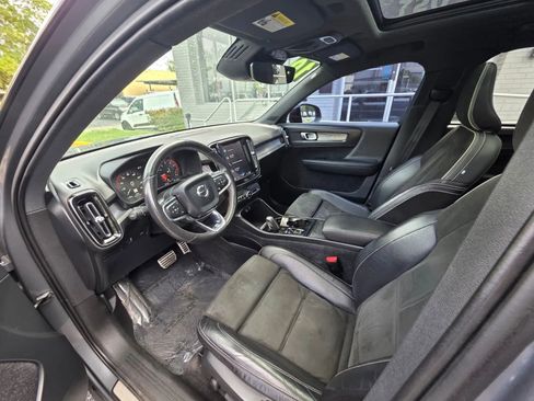 Used 2019 Volvo XC40 T5 R-Design AWD/4WD image 10