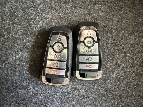 Used 2022 Ford Mustang Shelby GT500 w/ Carbon Fiber Track Pack image 30