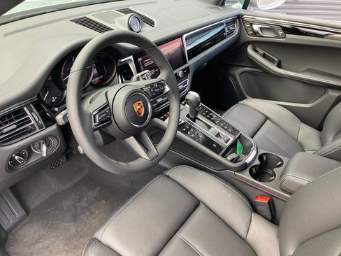Used 2025 Porsche Macan AWD/4WD image 4