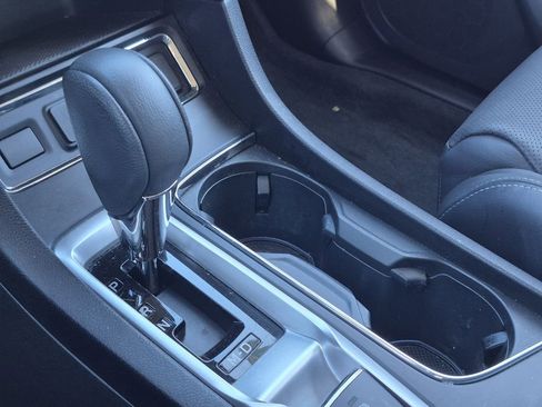 Used 2023 Subaru Ascent Limited image 16