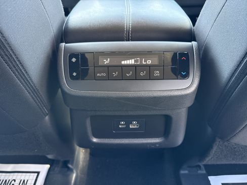 Used 2024 Nissan Pathfinder SV FWD image 27