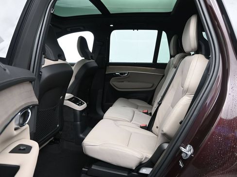 New 2026 Volvo XC90 T8 Ultra w/ Protection Package Premier AWD/4WD image 24