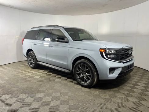 Used 2026 Ford Expedition Platinum w/ Stealth Appearance Package AWD/4WD image 7