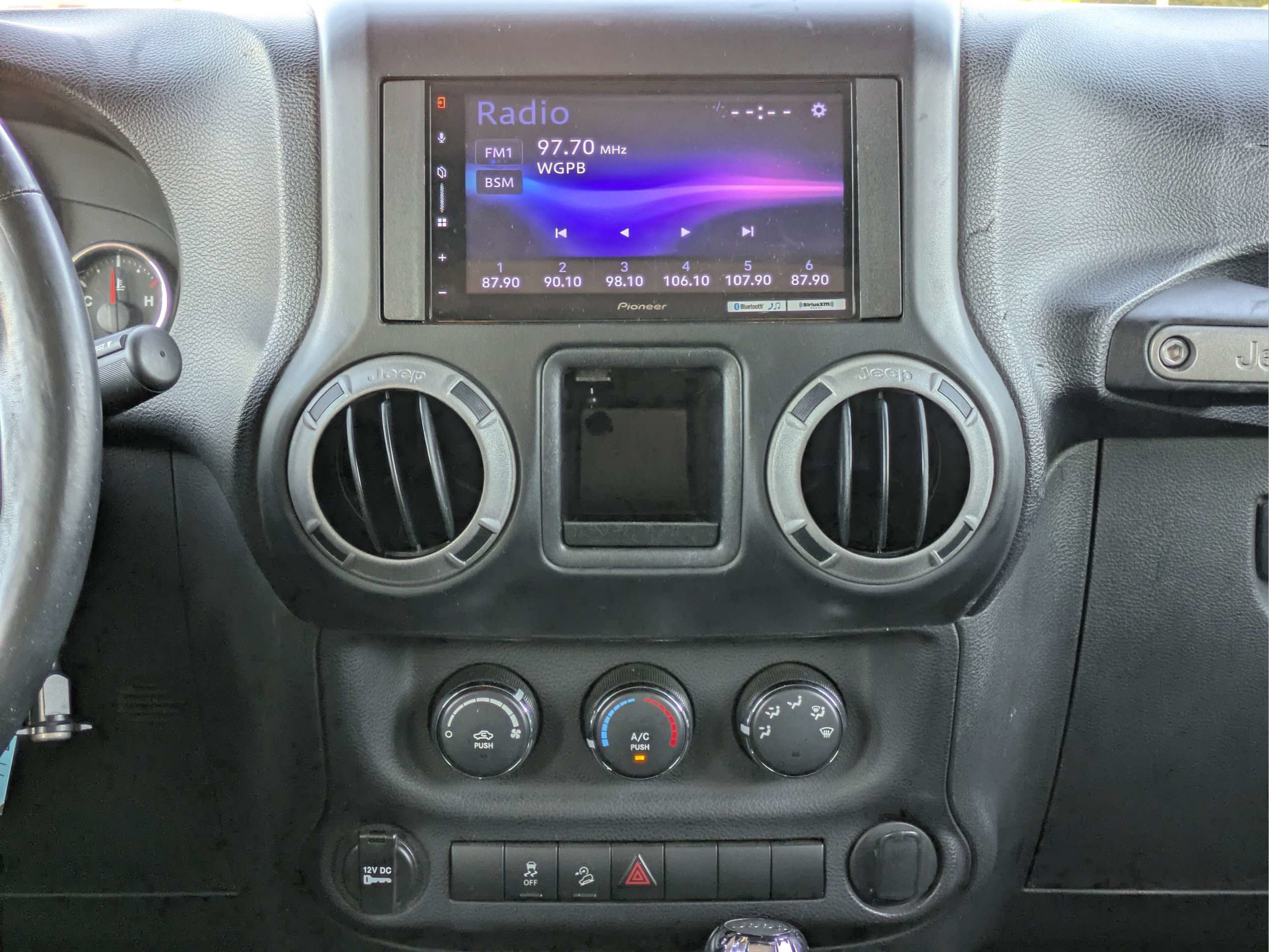 Used 2012 Jeep Wrangler Unlimited Sport w/ Connectivity Group AWD/4WD image 17