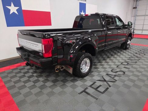 Used 2022 Ford F350 Platinum image 18