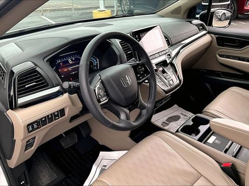 Used 2023 Honda Odyssey Elite image 16