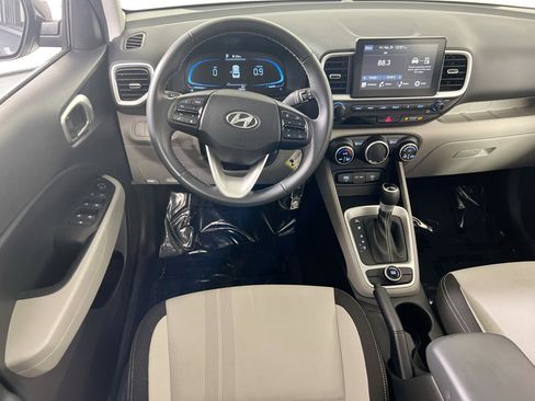 Used 2023 Hyundai Venue SEL image 20
