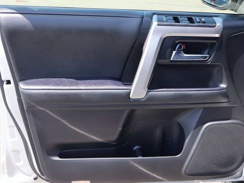 Used 2020 Toyota 4Runner SR5 AWD/4WD image 14