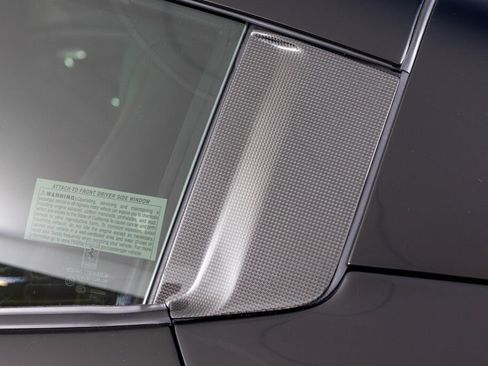 Used 2023 Ferrari F8 Tributo RWD image 31