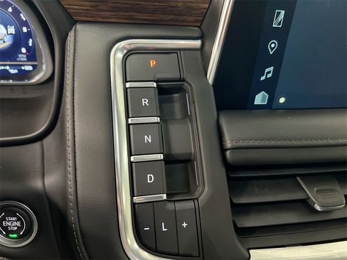 Used 2022 Chevrolet Tahoe High Country image 18