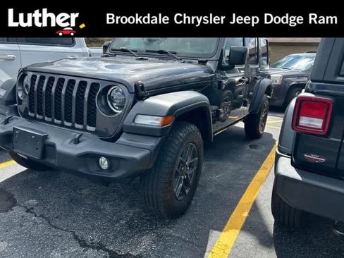 Used 2024 Jeep Wrangler Sport S image 1