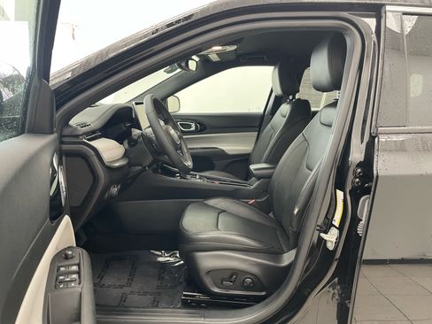 Used 2024 Jeep Compass Limited w/ Elite Group AWD/4WD image 10
