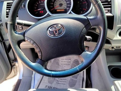 Used 2011 Toyota Tacoma PreRunner w/ TRD Sport Pkg image 13